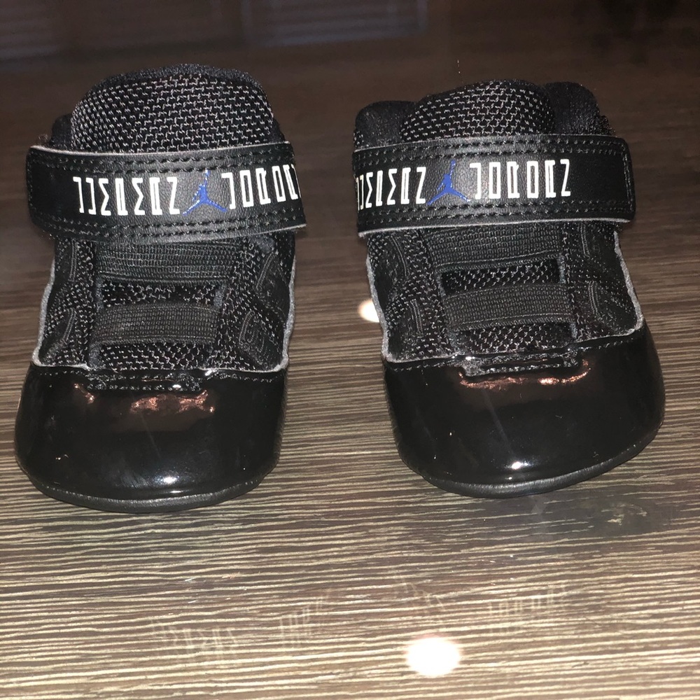 Jordan Nike baby black patent leather shoe 1c